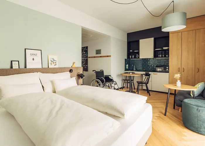 Hotel Harry's Graz-smart & *