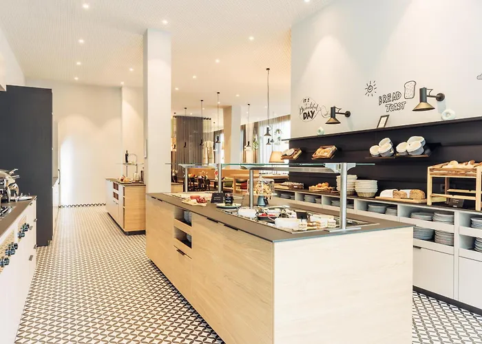 Hotel Harry's Graz-smart & *