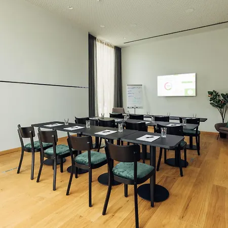 Harry's Graz-smart & Отель Грац